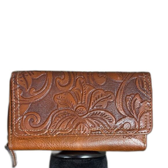 abercrombie kids Handbags - BOC Embossed Saddle Leather Tri-Fold Large Wallet